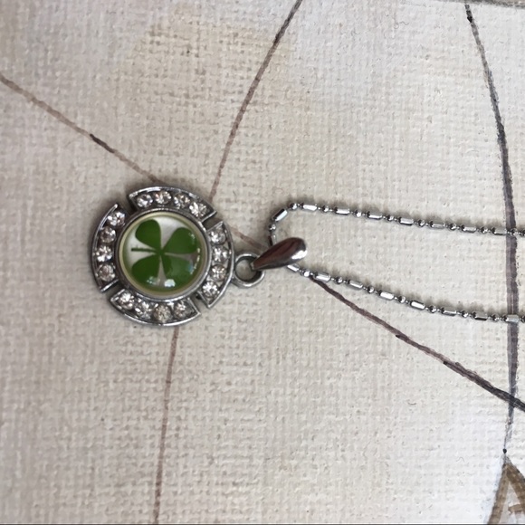 Four leaf clover necklace - Picture 2 of 4